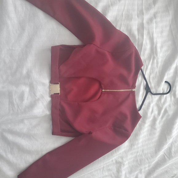 Burgundy top - Picture 2 of 2